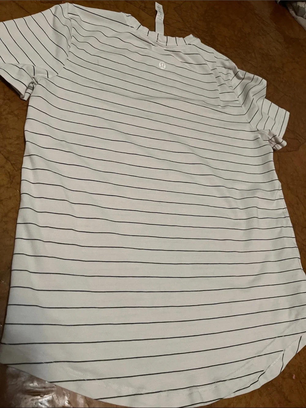 lululemon athletica White Short Sleeve Tee with Navy Pinstripes Sz 2